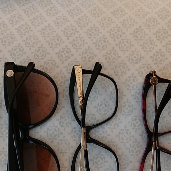 MICHAEL KORS BUNDLE!! 2 PAIRS OF PRESCRIPTION FRAMES AND 1 PAIR OF SUNGLASSES!!! - Picture 3 of 3